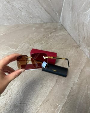 Cartier Brown Glasses, Goude Montuur