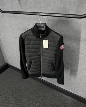 Canada Goose Cardigan Black, Rode Logo
