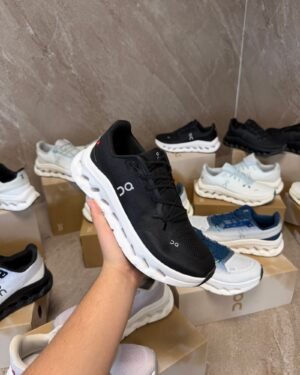 On Cloudtilt Sneaker Black - White