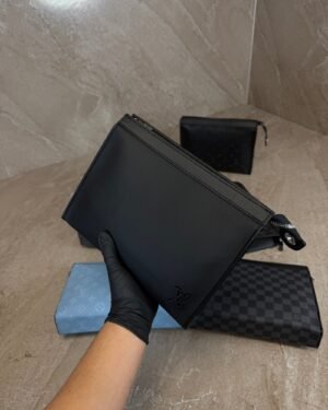 Louis Vuitton Takeoff Pouch LV Aerogram Black