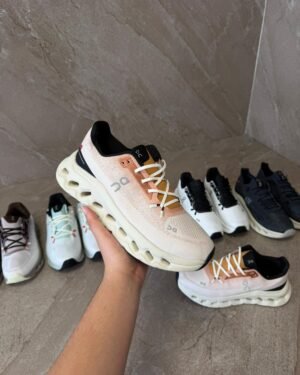 On Cloudtilt Sneaker - Orange