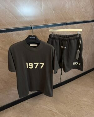 Essentials 1977 Antraciet