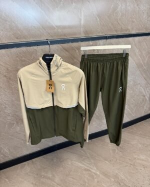 On Running Core Trainingspak Beige / Green