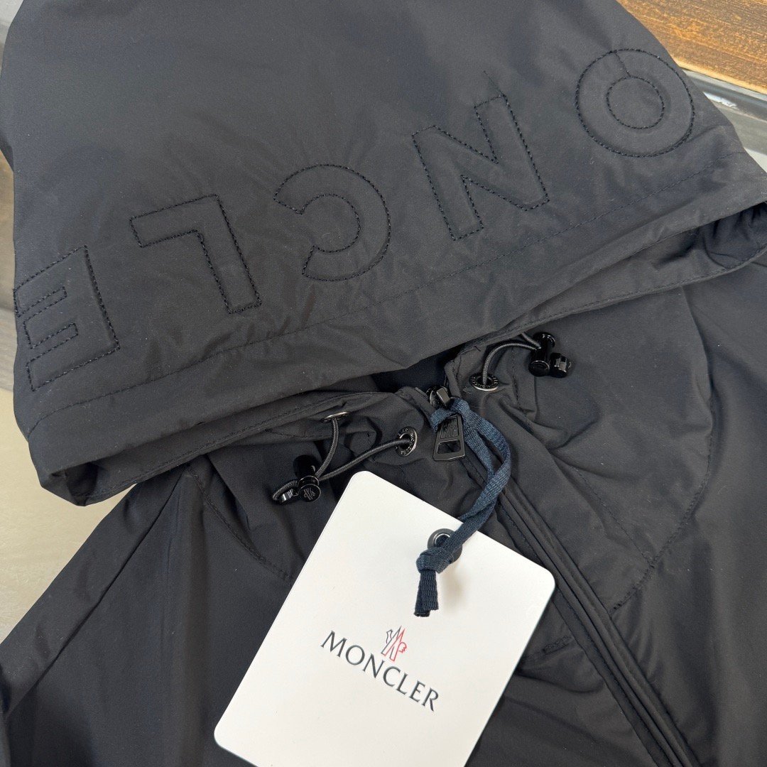 Moncler Sassiere Windbreaker Black