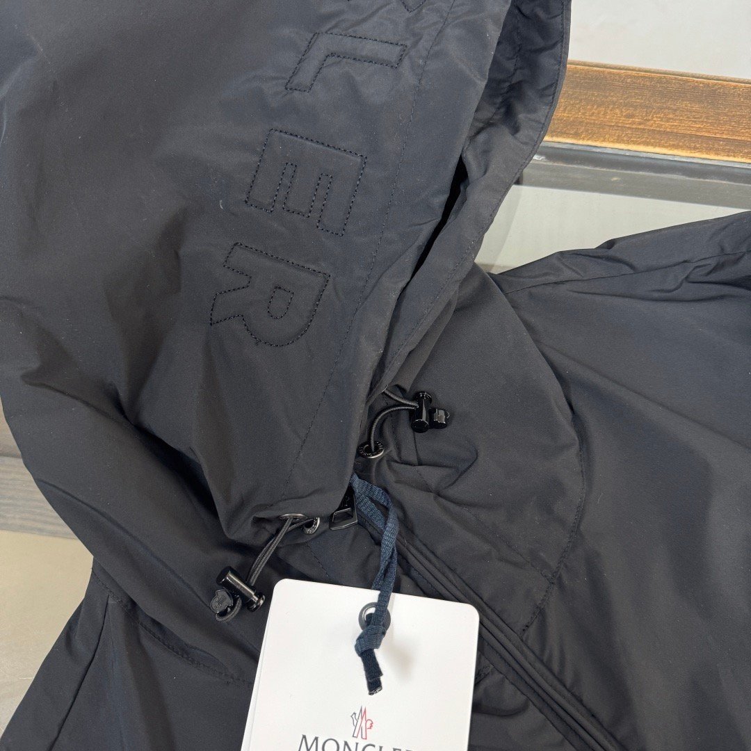 Moncler Sassiere Windbreaker Black