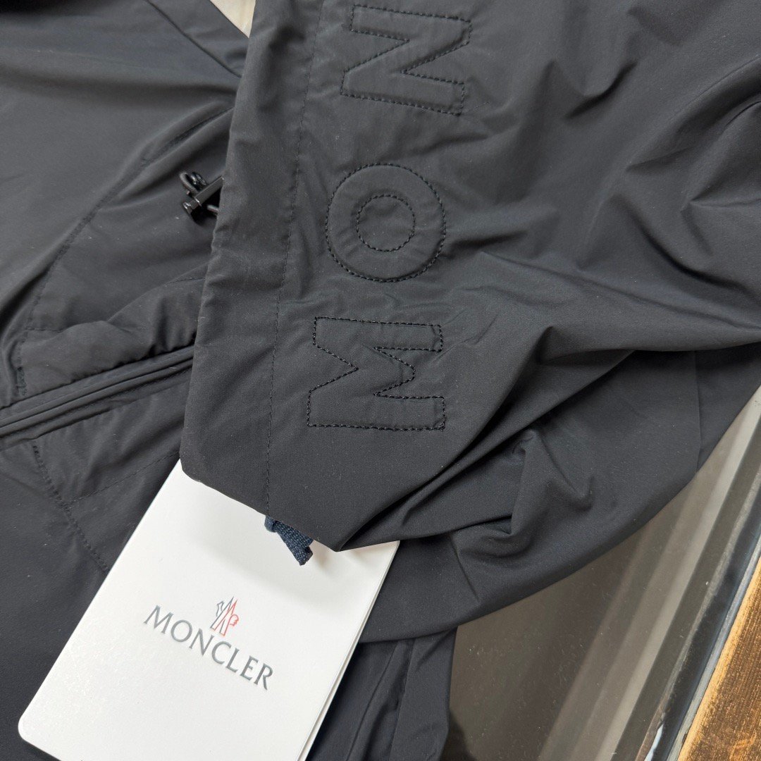 Moncler Sassiere Windbreaker Black
