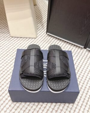 Dior Alpha Slippers Black-White