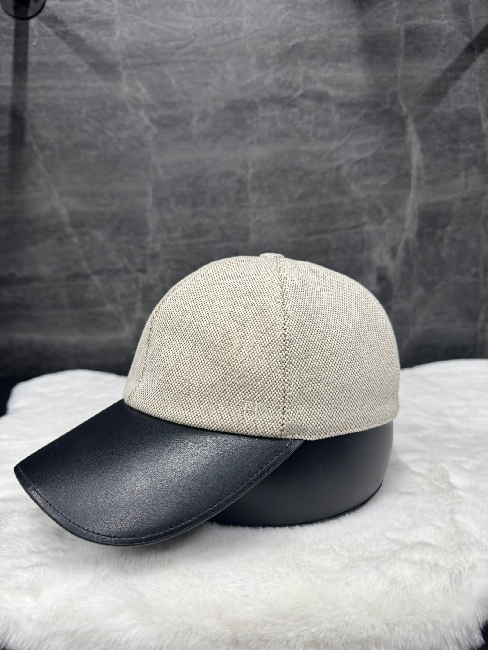 Hermes H Caps White-Black