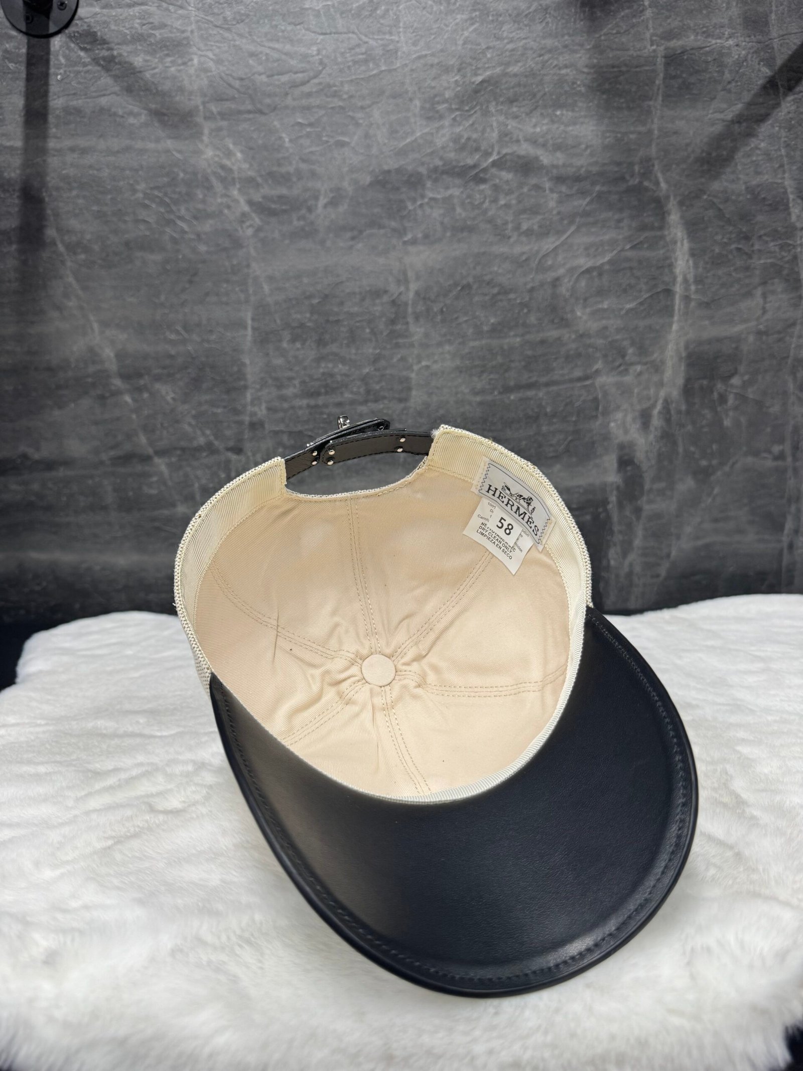Hermes H Caps White-Black